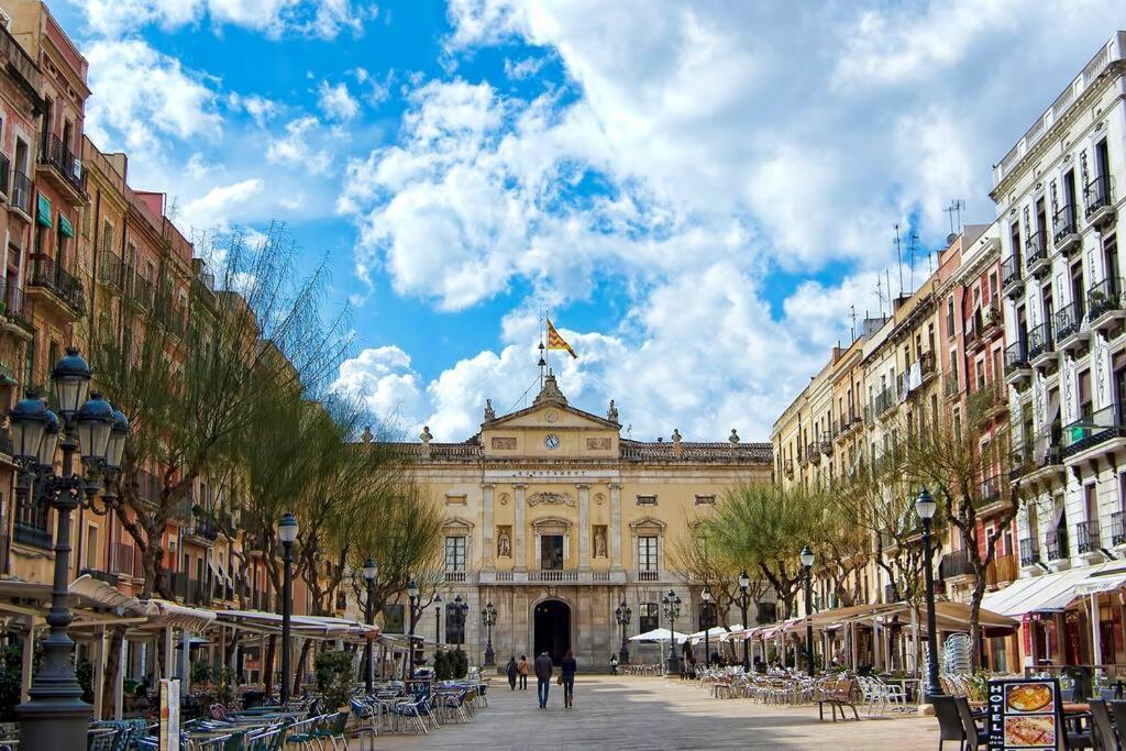 2 Tus Vacaciones Ideales En Tarragona Esterno foto